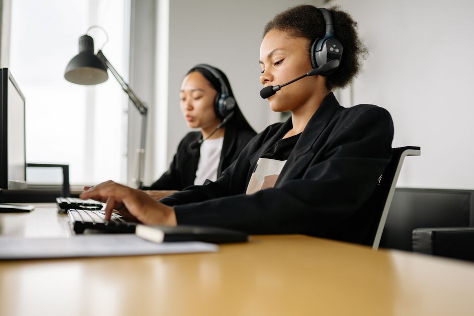 Why Faster Replies Beat Better-Worded Ones in Support Queues